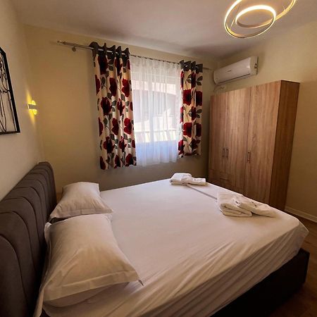 Charming Comfort Apartment Тирана Экстерьер фото