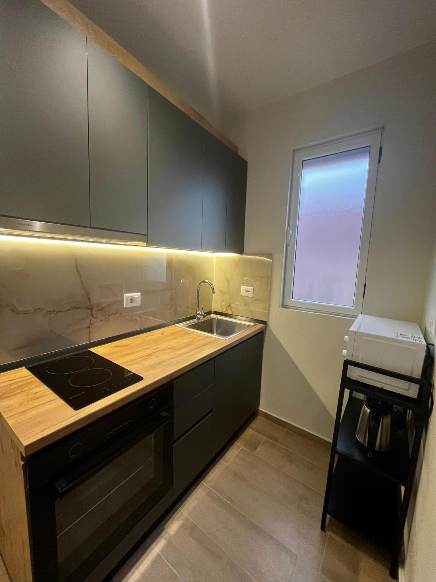 Charming Comfort Apartment Тирана Экстерьер фото