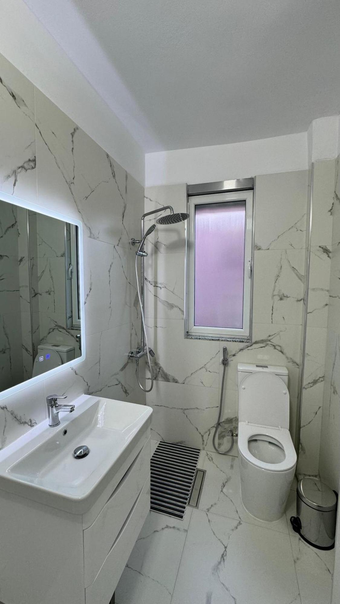 Charming Comfort Apartment Тирана Экстерьер фото
