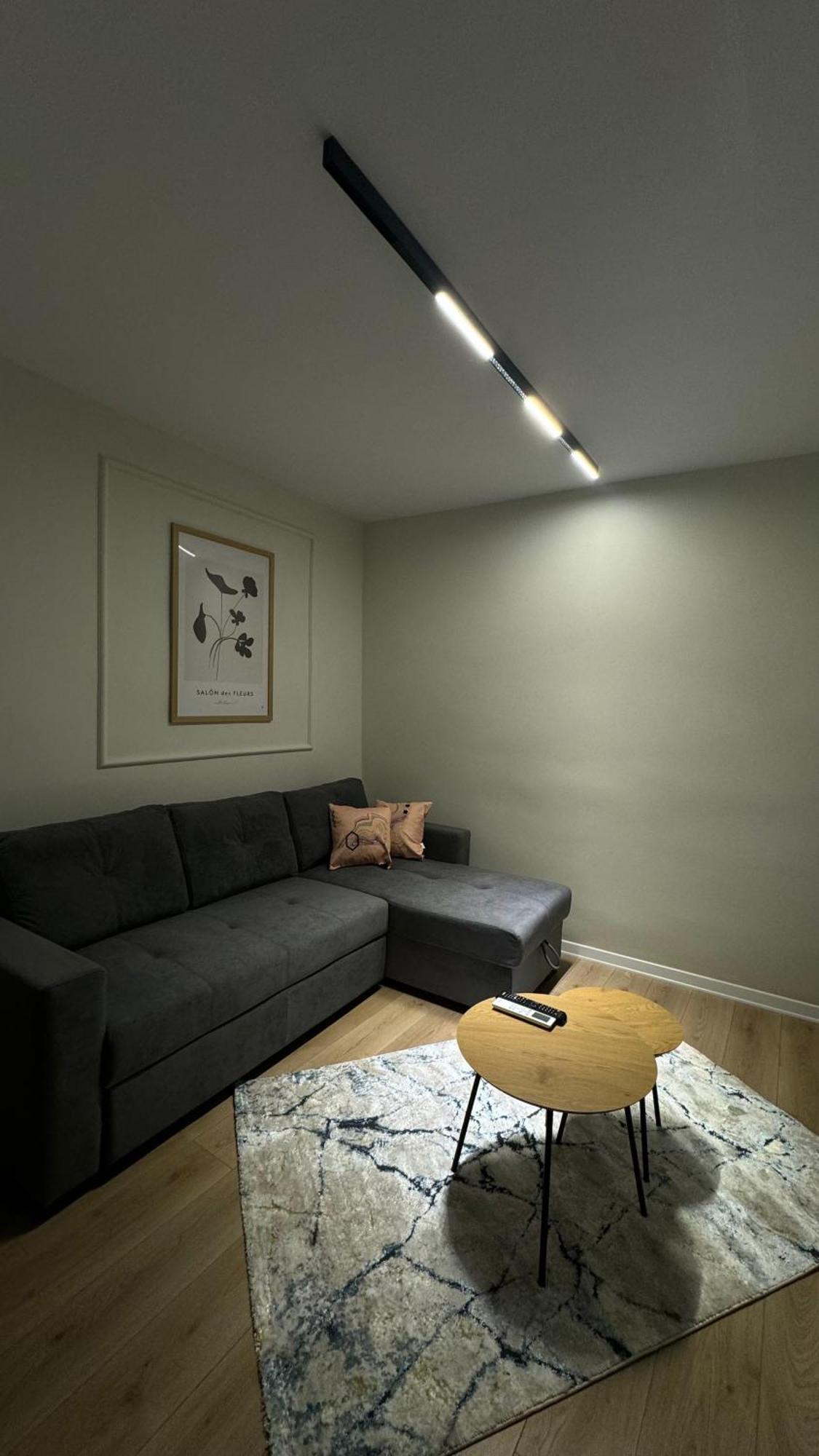 Charming Comfort Apartment Тирана Экстерьер фото