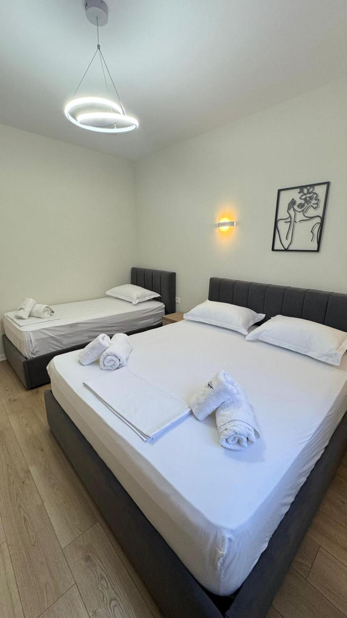 Charming Comfort Apartment Тирана Экстерьер фото