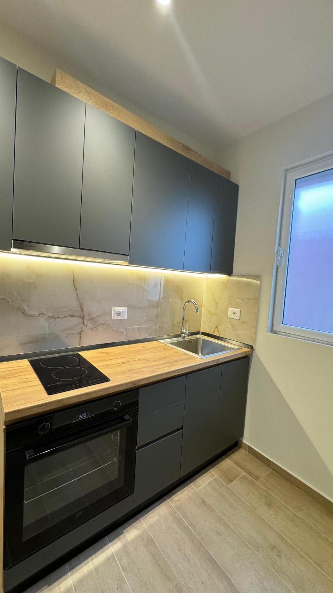 Charming Comfort Apartment Тирана Экстерьер фото