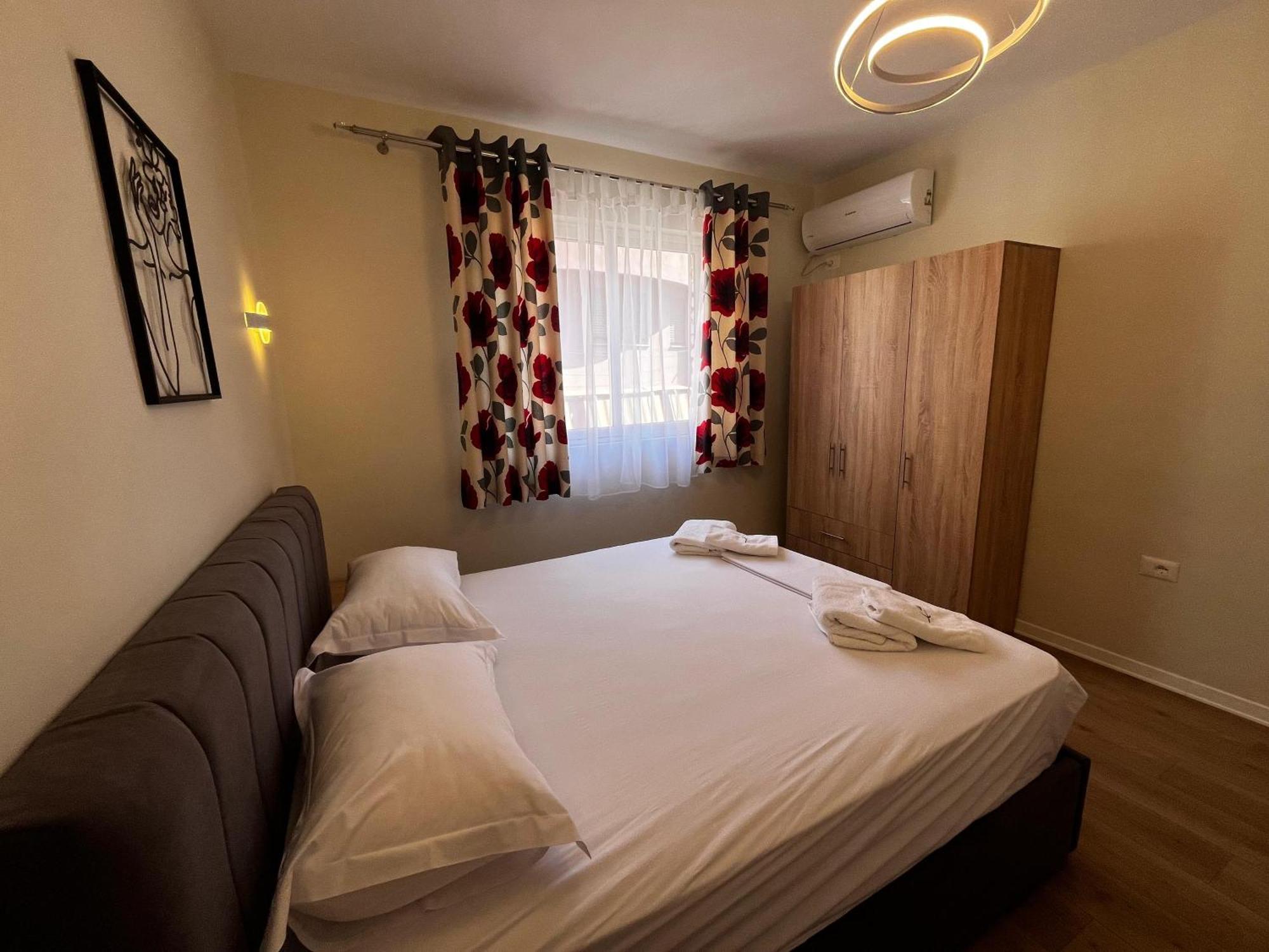 Charming Comfort Apartment Тирана Экстерьер фото