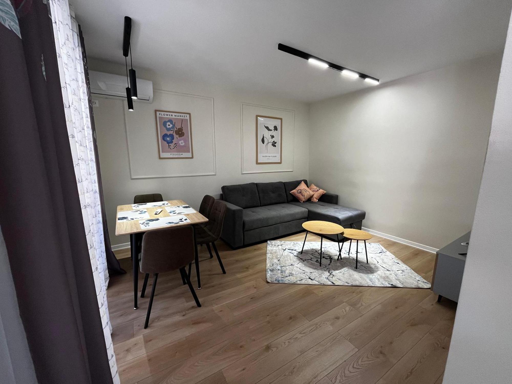 Charming Comfort Apartment Тирана Экстерьер фото