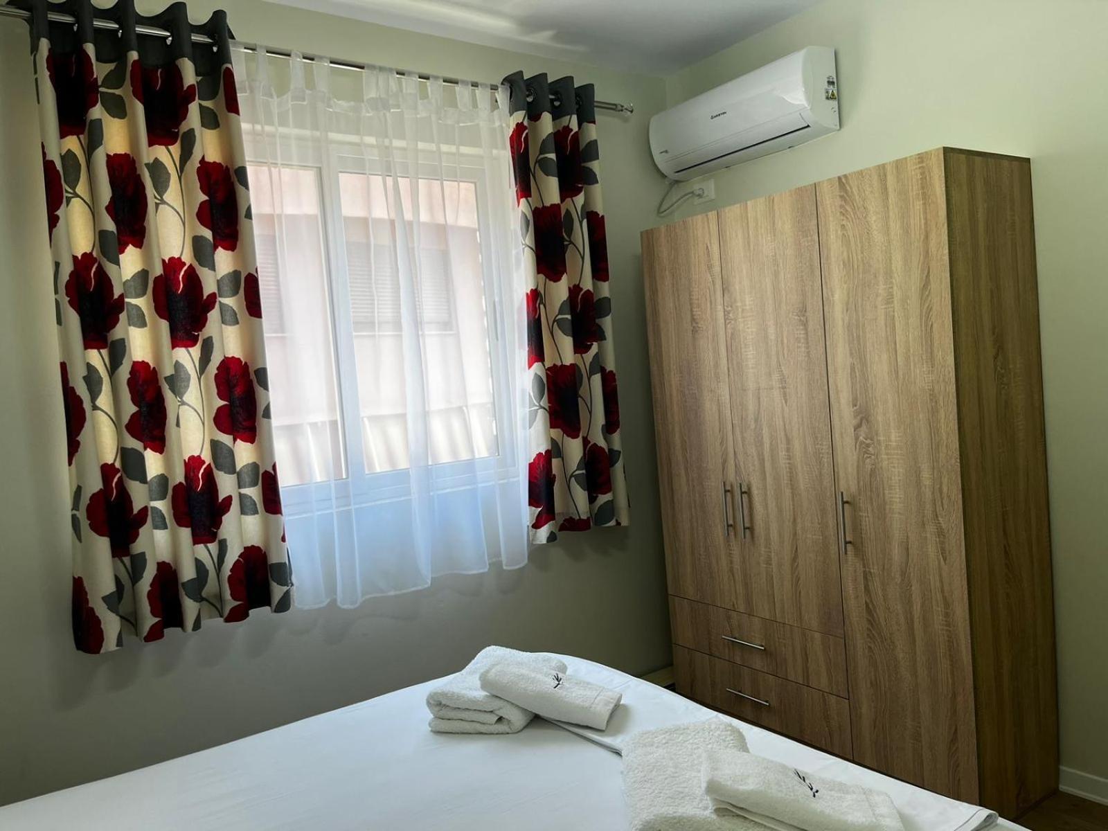Charming Comfort Apartment Тирана Экстерьер фото