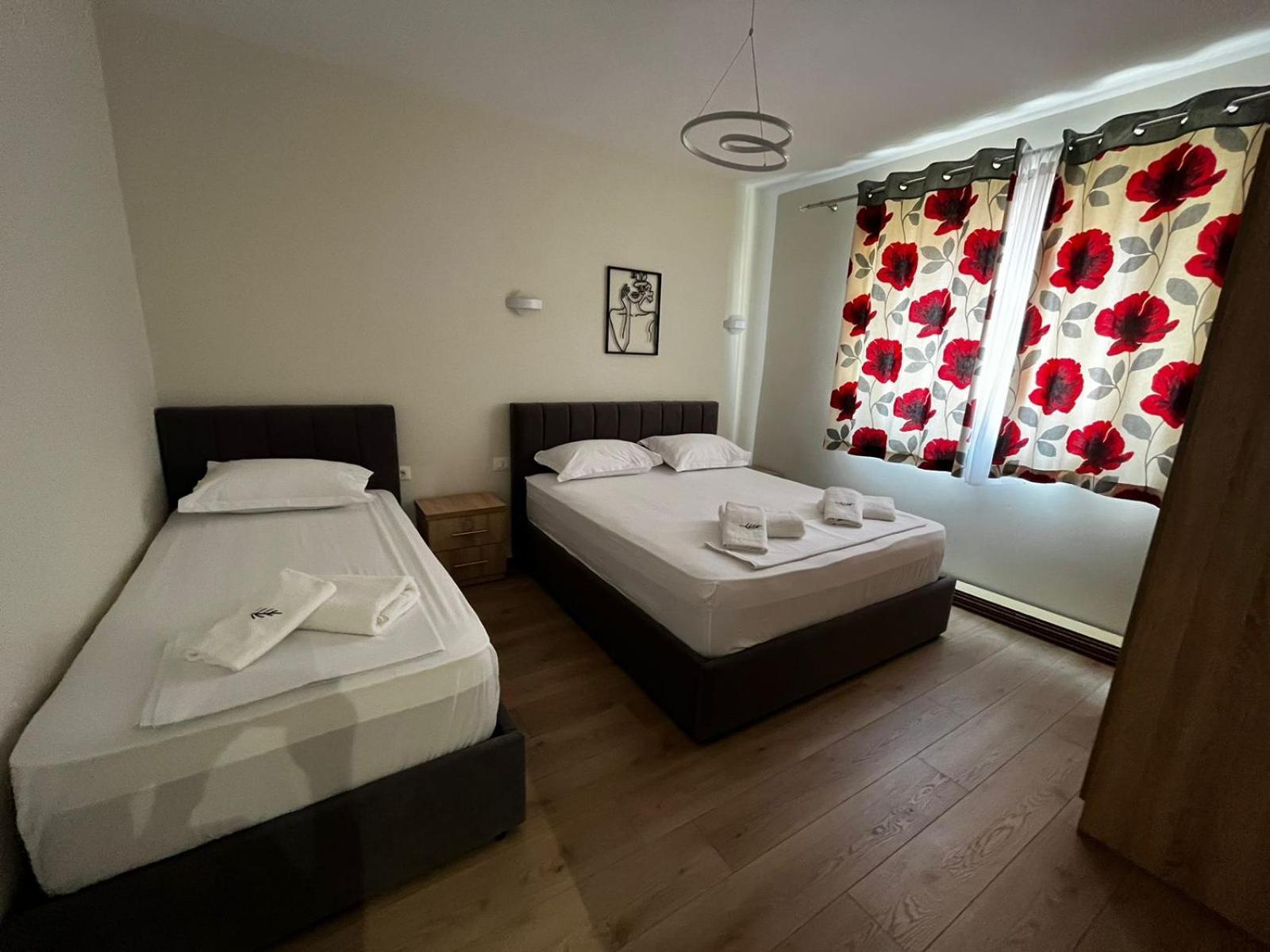 Charming Comfort Apartment Тирана Экстерьер фото