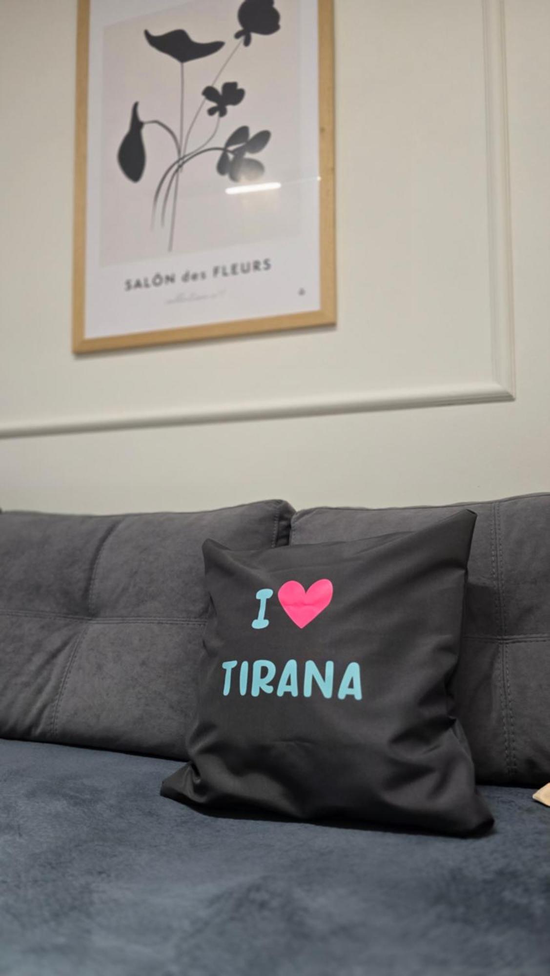 Charming Comfort Apartment Тирана Экстерьер фото